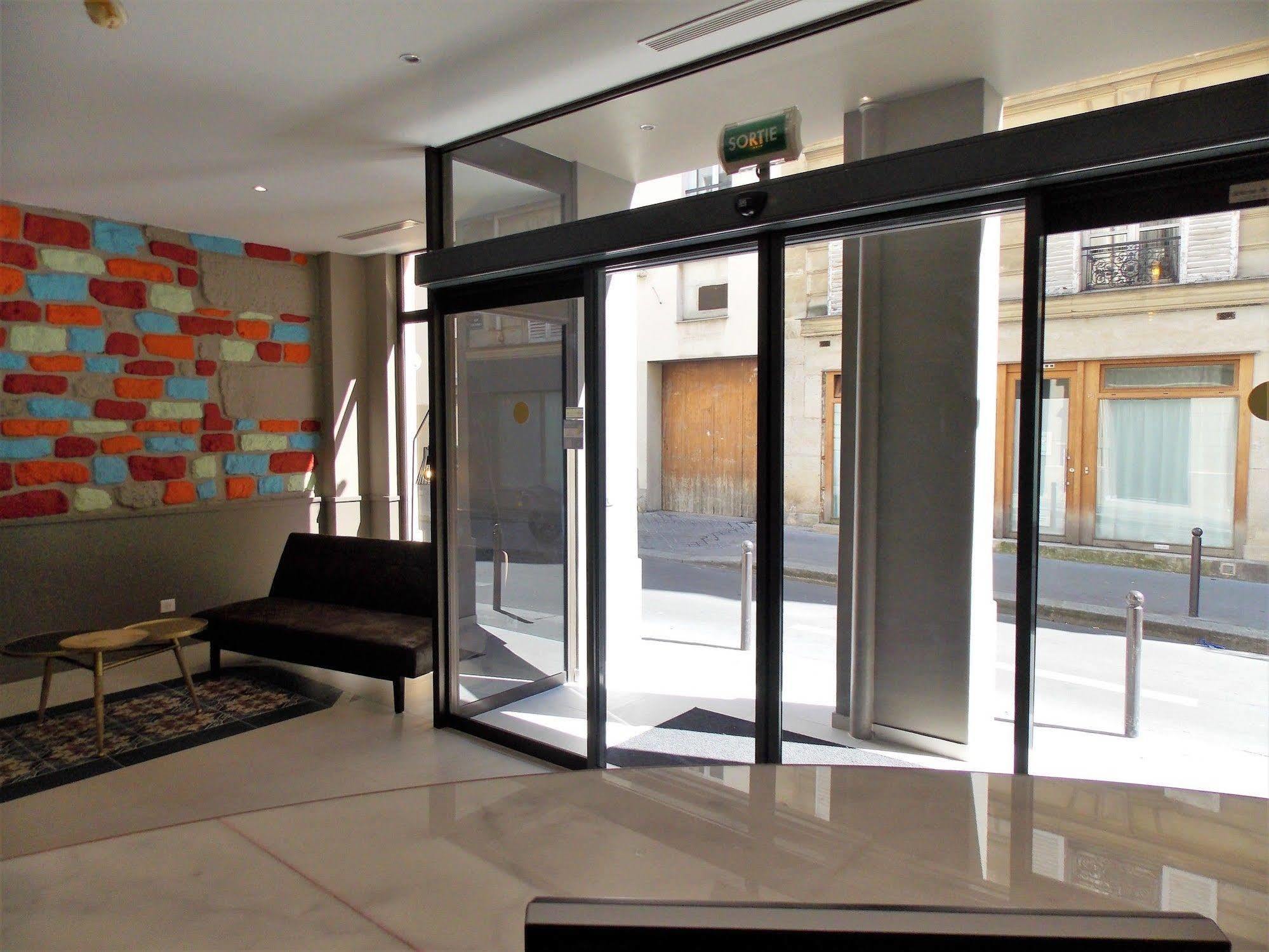 Hotel Excelsior Batignolles Parigi