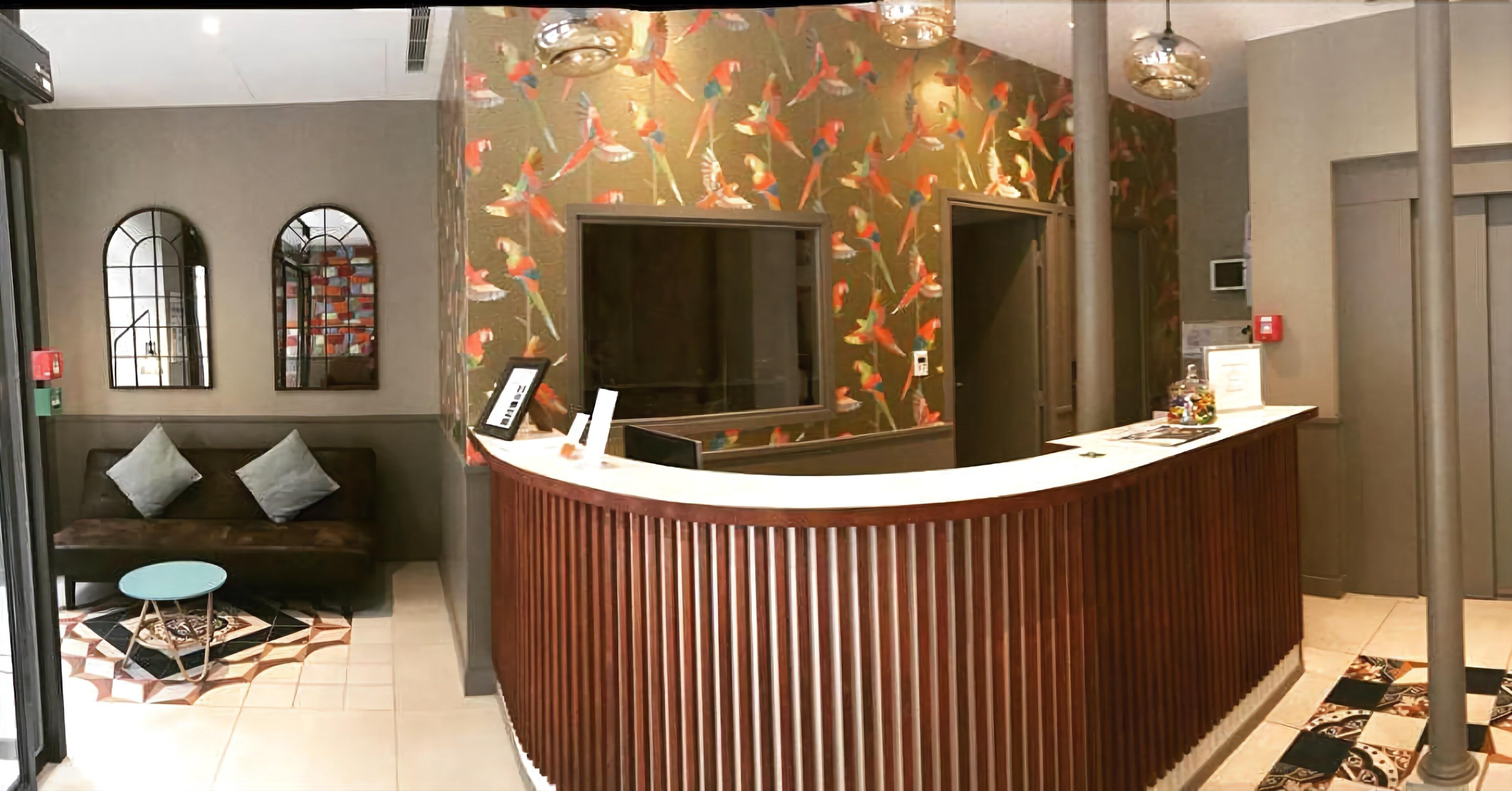 Excelsior Batignolles Paris